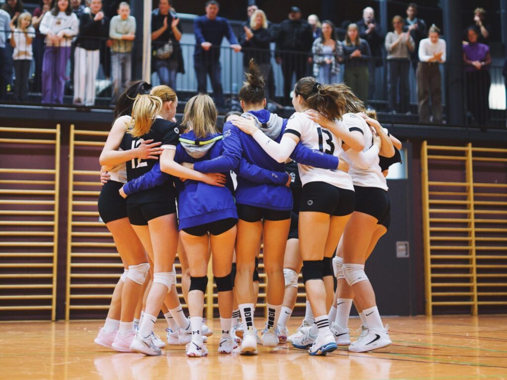 Dreifachspieltag in Zirl: SU inzingvolley feiert vollen Erfolg